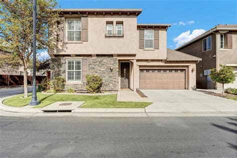 1760 Van Gogh Way Hanford Ca 93230 See Est Value Schools More