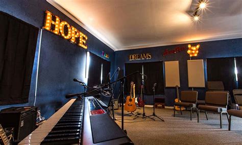 5 Ways Recovery Unplugged Integrates Music Into Addiction Recovery