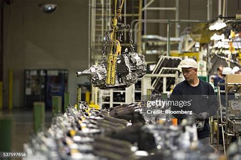 61 Subaru Of Indiana Automotive Stock Photos High Res Pictures And Images Getty Images