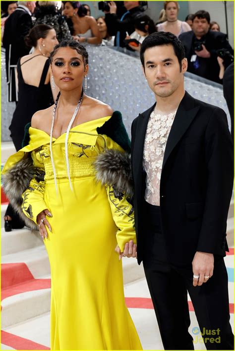 Ariana Debose Holds Hands With Designer Joseph Altuzarra While Arriving At Met Gala 2023 Photo