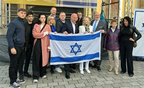 Botschafterin Amy Gutmann Bei Der Israel Solidarit Tskundgebung In Berlin Us Botschaft Und