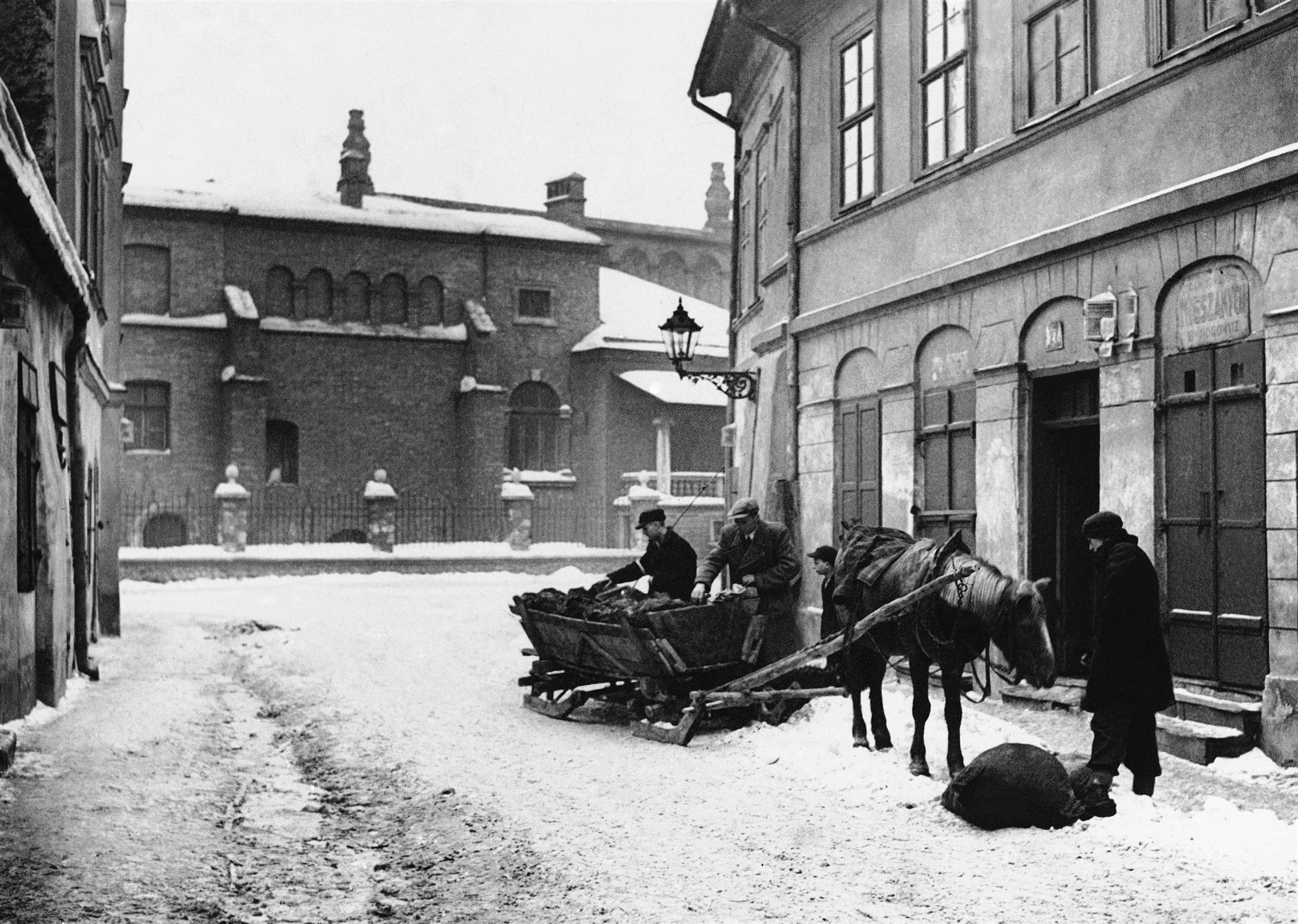 Cracovia 1939 1945 La Espantosa Persecuci N De Los Jud Os Por Los Nazis Unidos X Israel