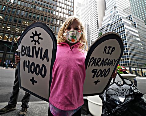 Free The Vaccine Protesters Rally Outside Of Pfizer World Headquarters In Midtown Amnewyork