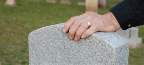 How Soon Should You Date After Your Spouse Dies