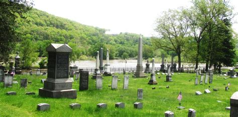 Memorial Day Tradition Continues At Towanda S Riverside Cemetery