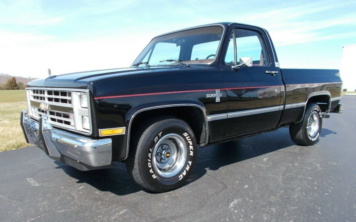 One Owner 1986 Chevrolet C10 Short Box Barn Finds