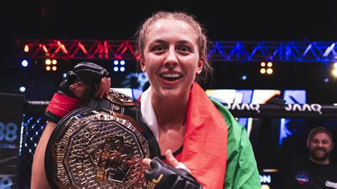 Pfl Europe Dakota Ditcheva Outclasses Valentina Scatizzi To Win Pfl Europe Flyweight Title