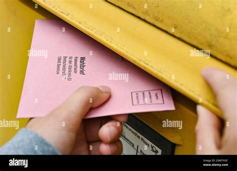 Sieversdorf Germany 19Th Sep 2021 A Person Drops Their Postal