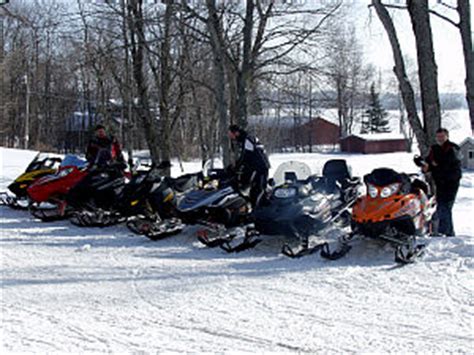 Snowmobiling Michigan S Central Upper Peninsula Michigan Sledhead