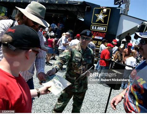 Us Army Recruiter Stock Fotos Und Bilder Getty Images