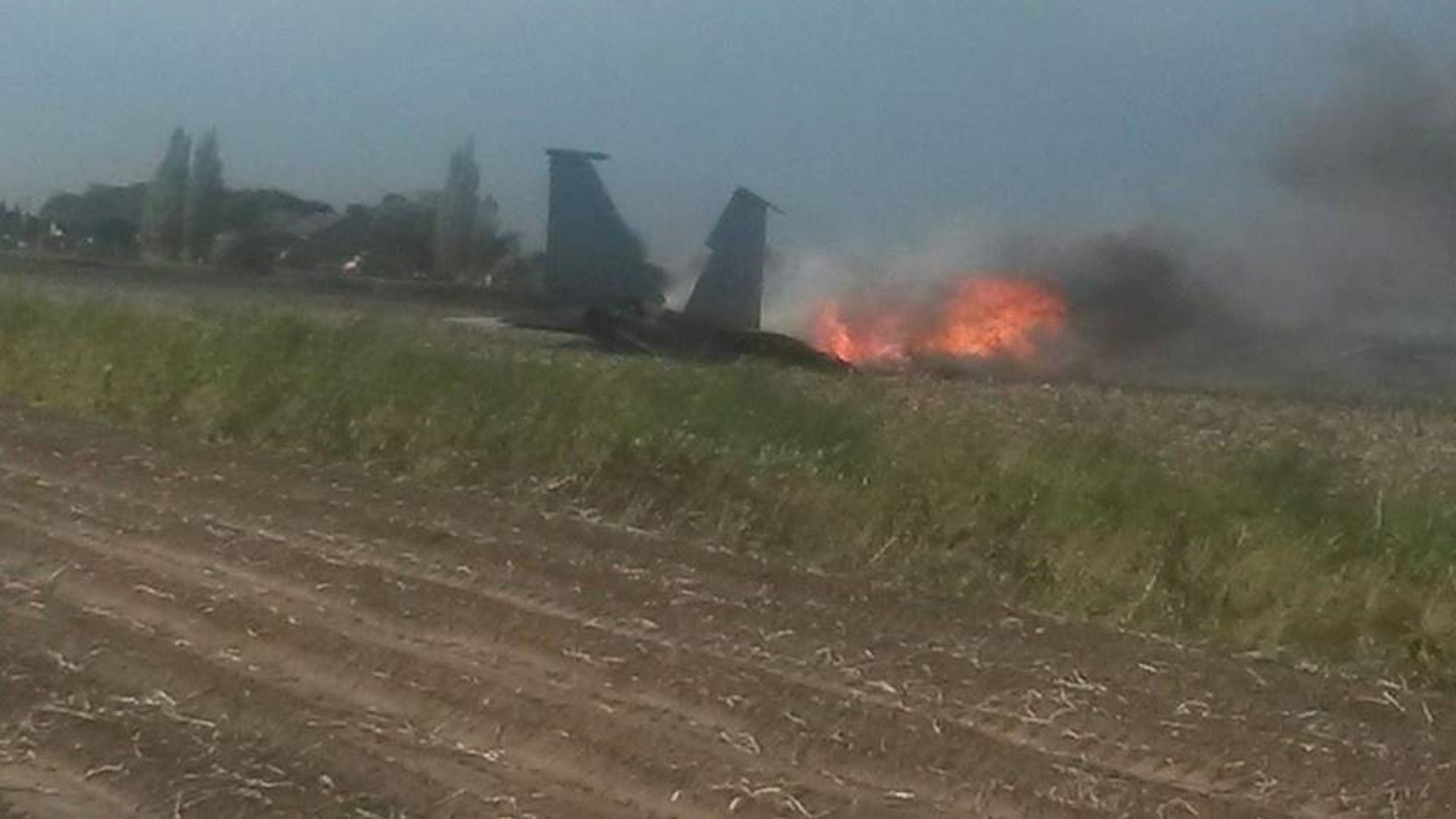 Usaf F 15 Jet Crashes In Lincolnshire Bbc News