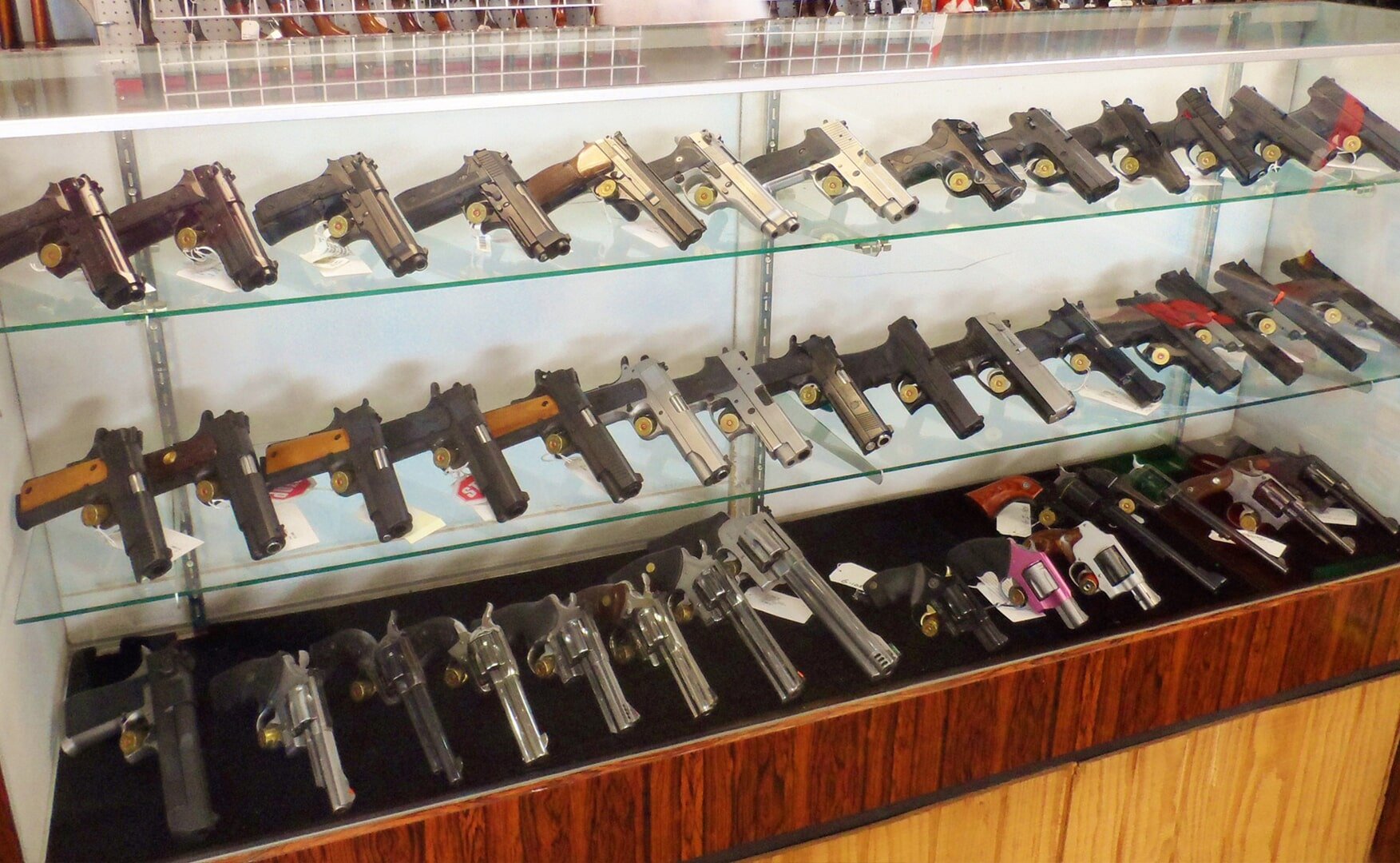 Why You Shouldn T Sell Your Guns To The Pawnshop Gun Store Youtube